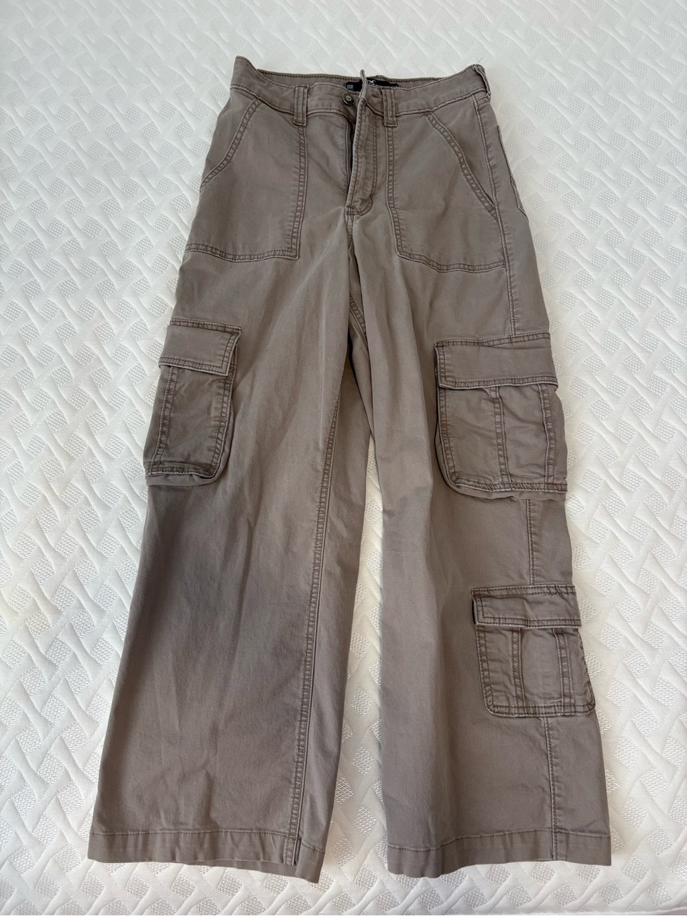 Hollister Grey Ultra High Rise Baggy Cargo Pants 00R w24R